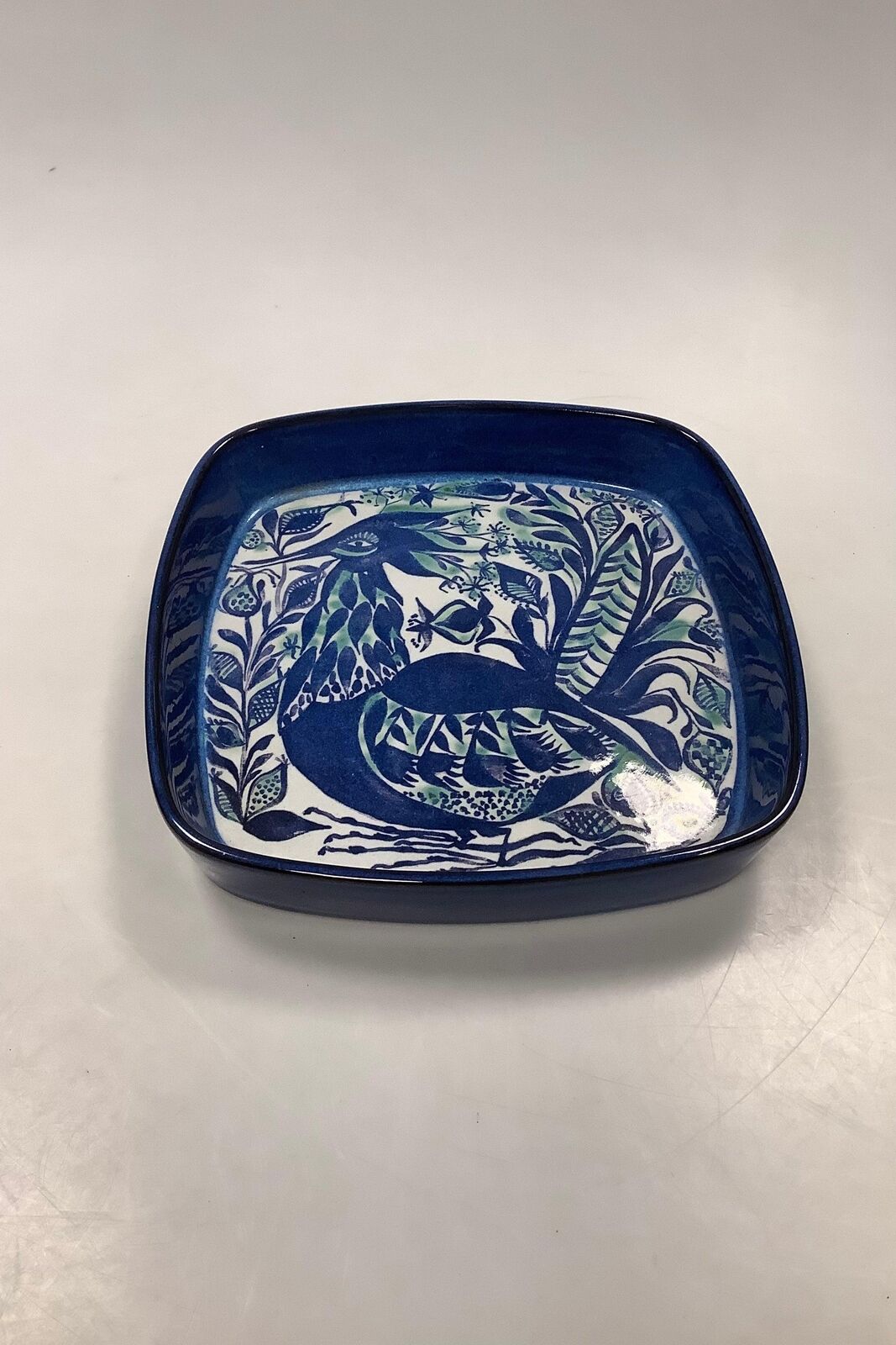 Aluminia Royal Copenhagen Tenera Faience Bowl with bird No 143 / 2884