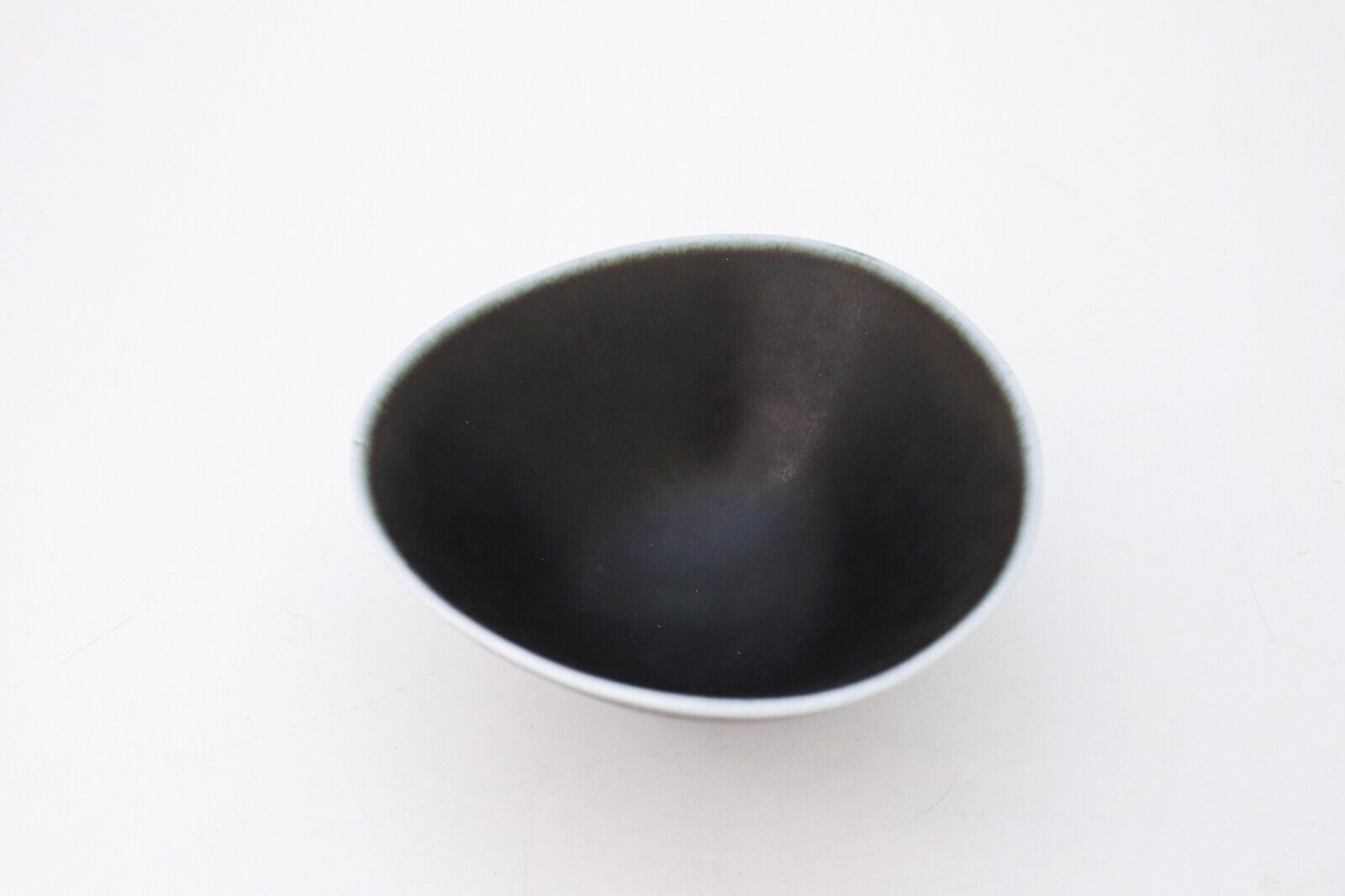 Black Bowl - Carl-Harry Stålhane (Stalhane) - Rörstrand / Rorstrand  - 1950s