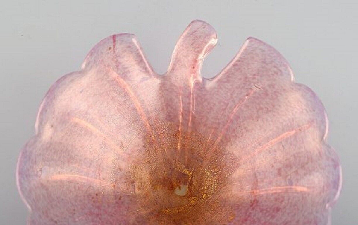 Barovier and Toso Venice Large leaf-shaped bowl in pink mouth-blown art glass