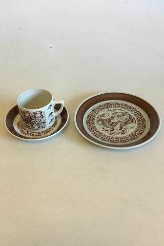 Bjorn Wiinblad Nymolle January Month Cup No 3513 Saucer and Cake Plate No 3520