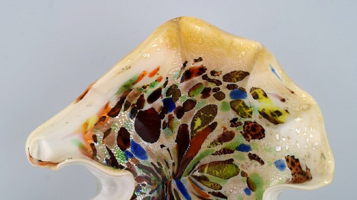 Organically-shaped Murano bowl in polychrome mouth blown art glass 1960s