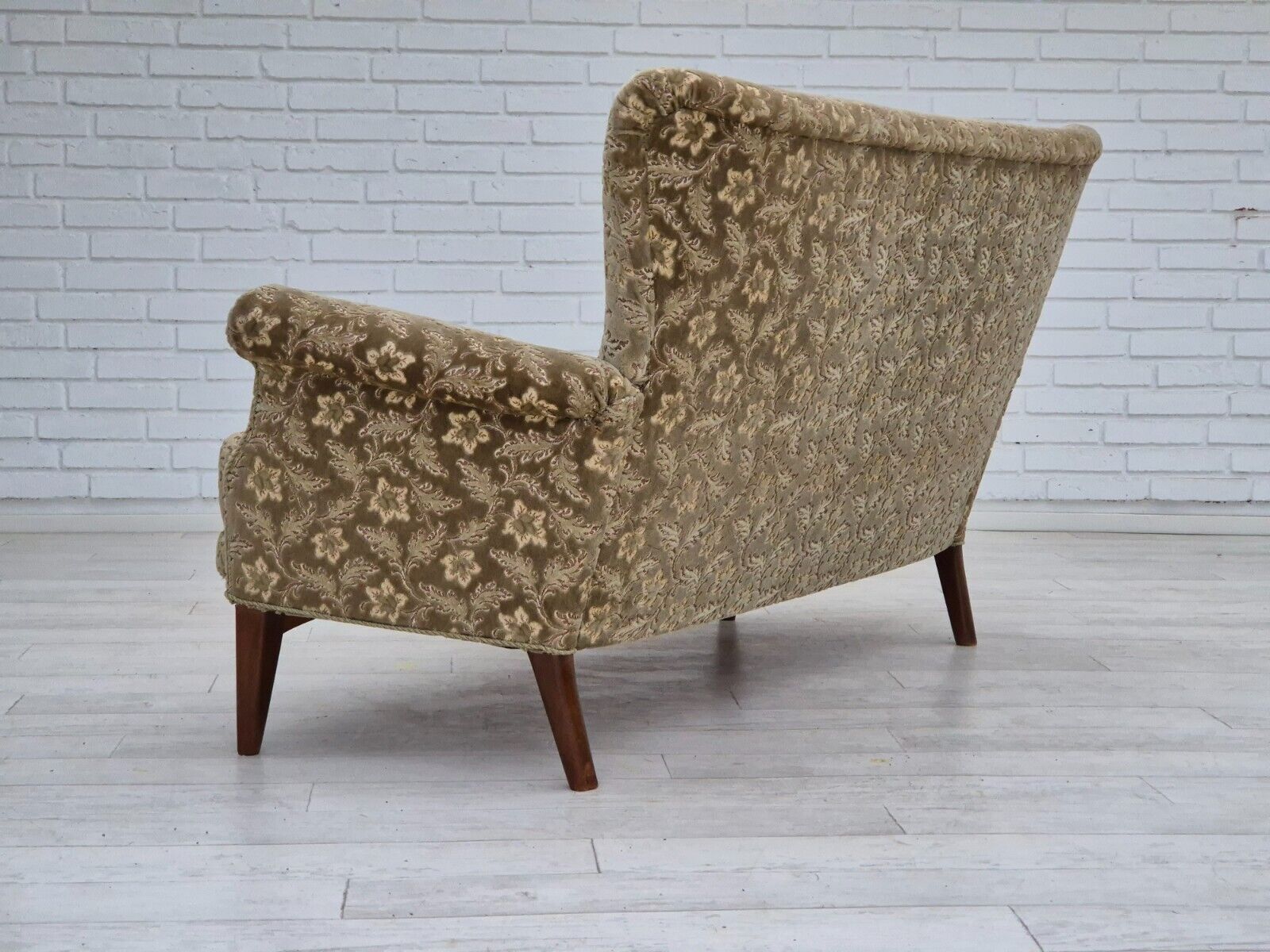 1960s Danish 2 seater sofa by Fritz Hansen very good condition velour