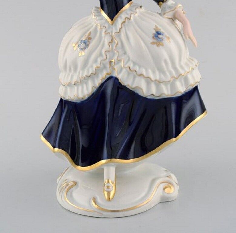 Royal Dux Rococo couple in hand-painted porcelain 1940's