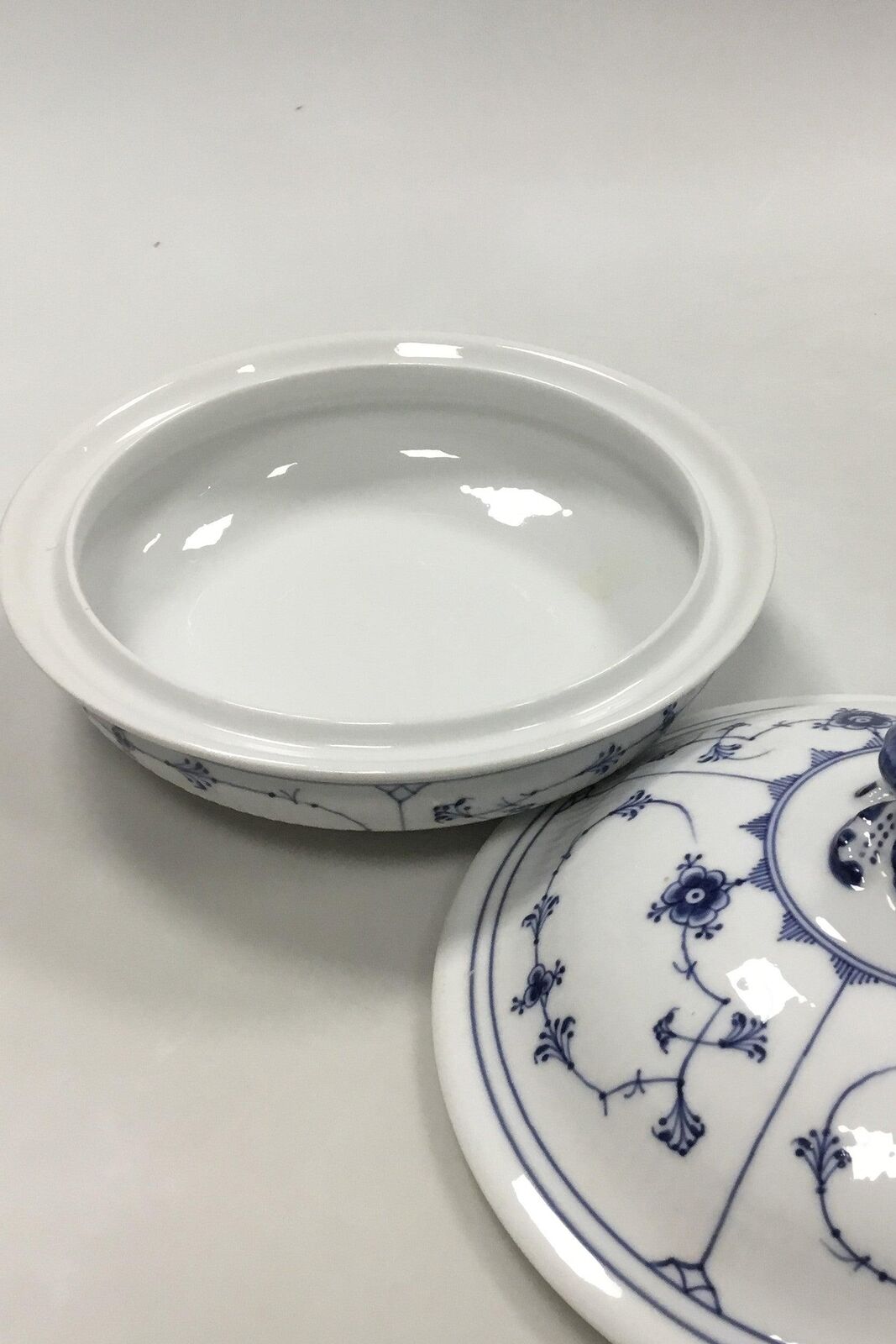 Royal Copenhagen Blue Fluted Plain Lid Bowl No 397