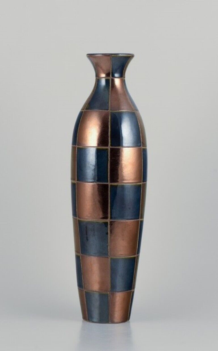 French ceramic artist Large unique ceramic vase in a modernist design