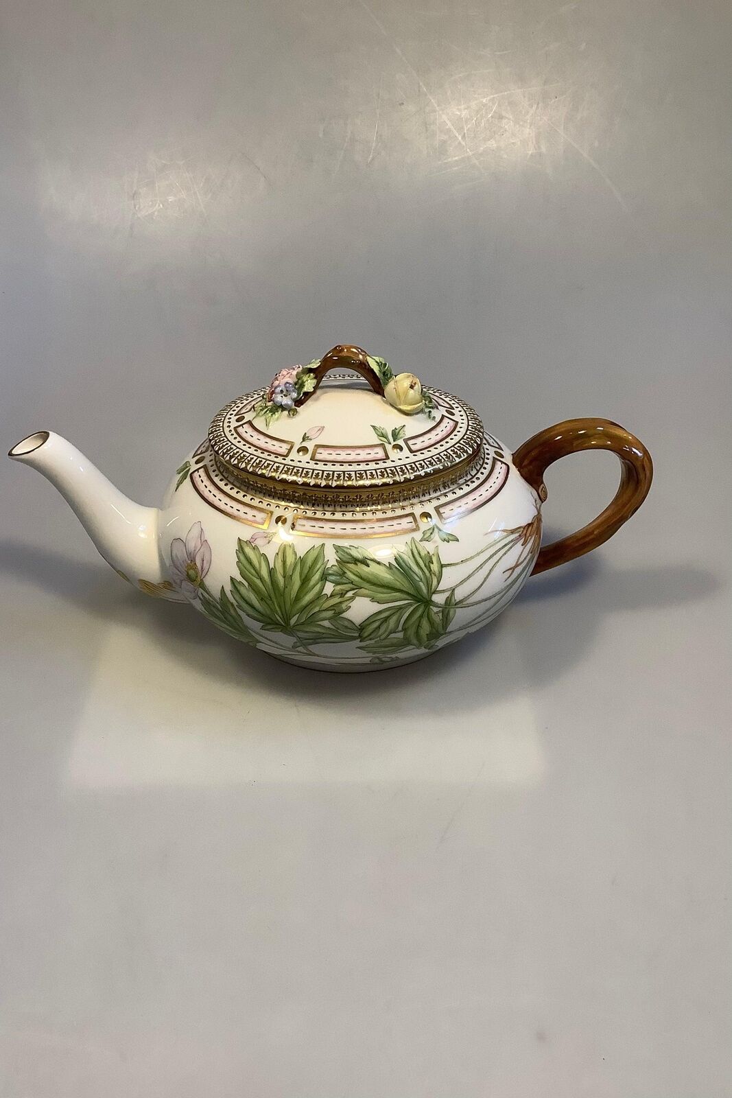 Royal Copenhagen Flora Danica Teapot with lid no 3631 / 143