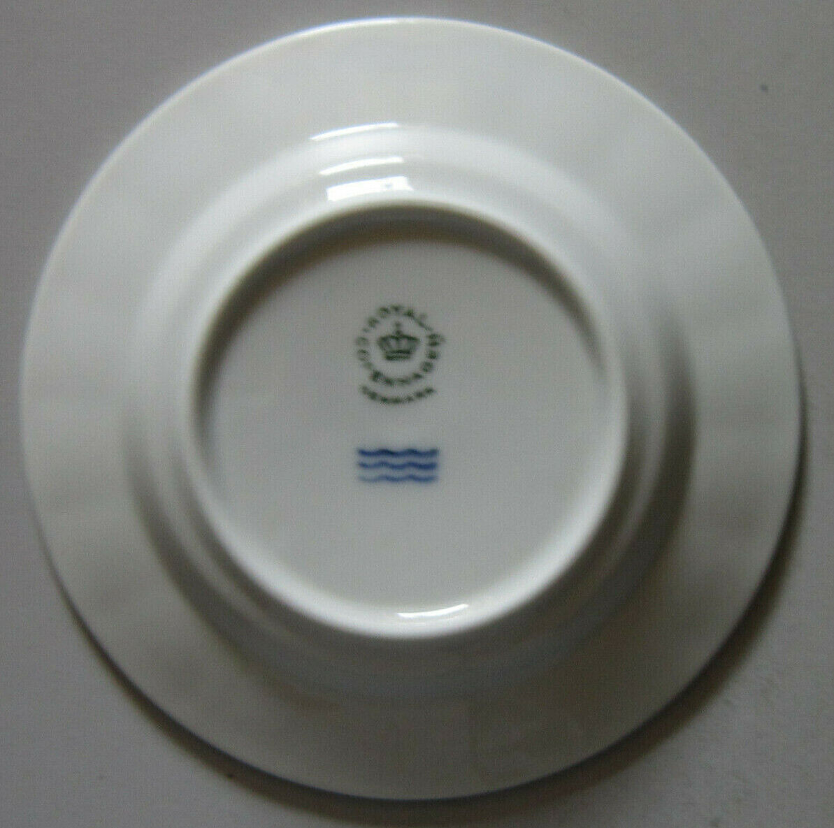 Royal Copenhagen Navy Christmas Plate - Ashtray Porcelain 1983  5" 12 cm Jytland