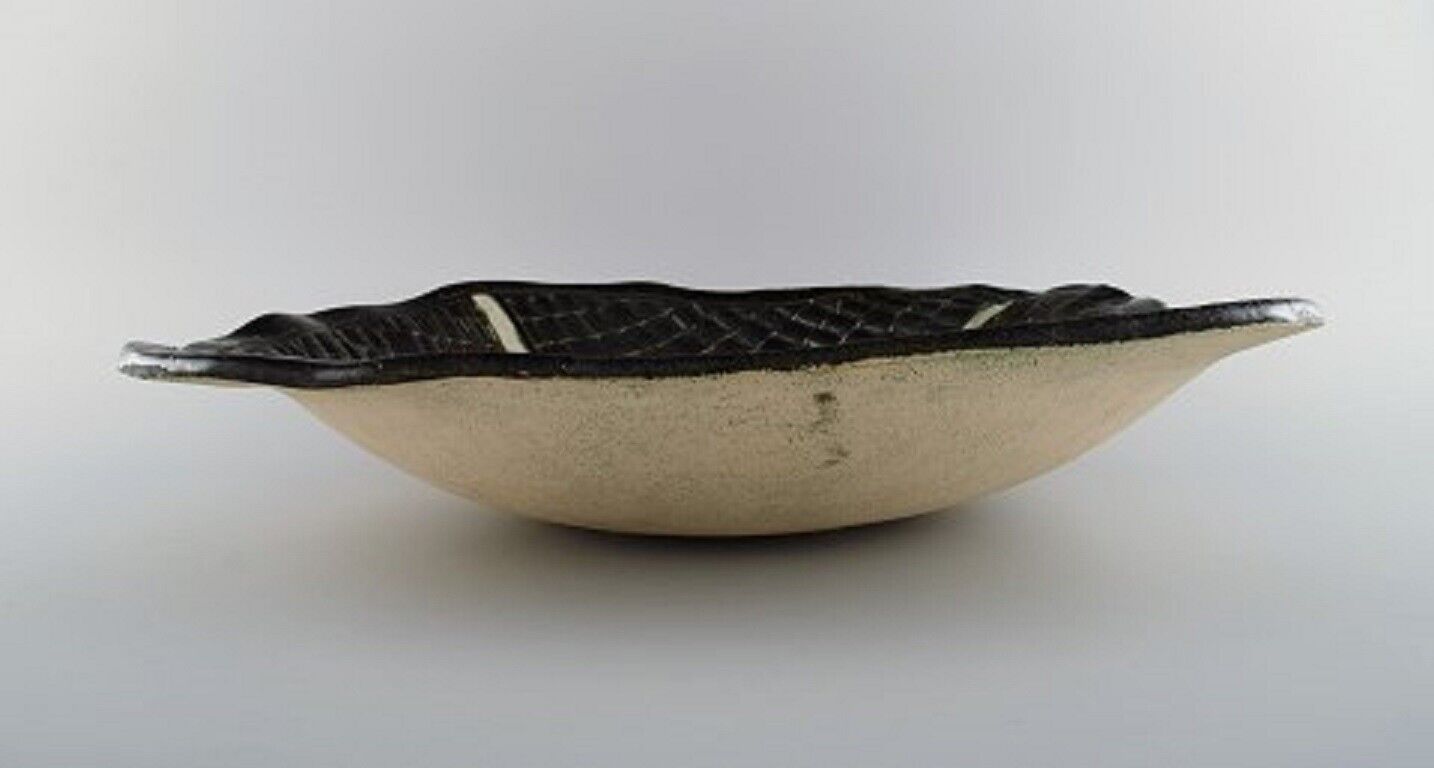 European studio ceramicist Large unique dish / bowl in glazed ceramics