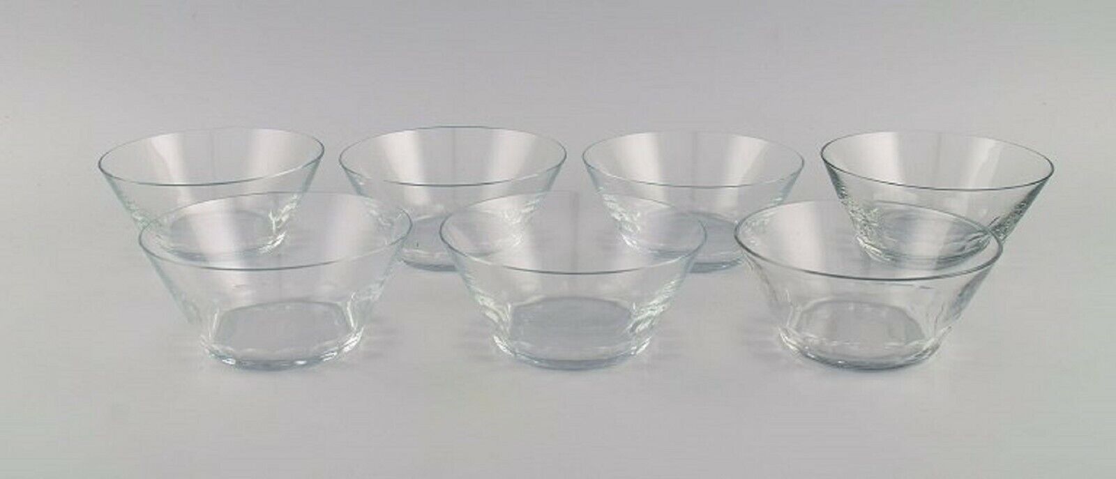 Baccarat France Seven rinsing bowls in clear mouth-blown crystal glass