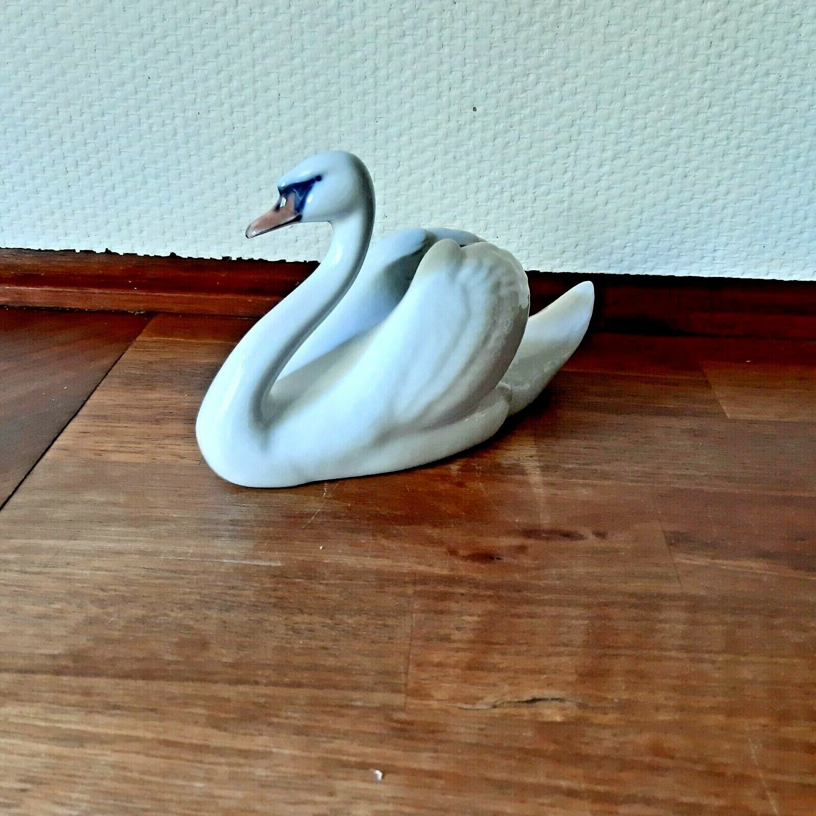 SWAN by Erik Nielsen for ROYAL COPENHAGEN Denmark # 073 Very Sweet & Fact 1st