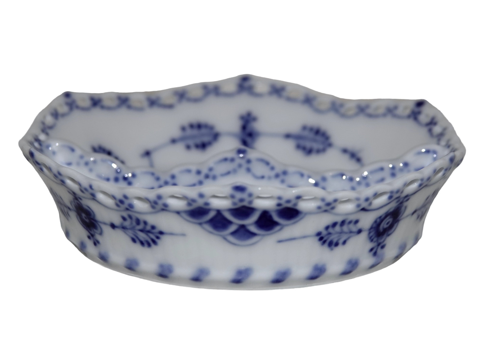 Royal Copenhagen Blue Fluted Full Lacesmall divided tray