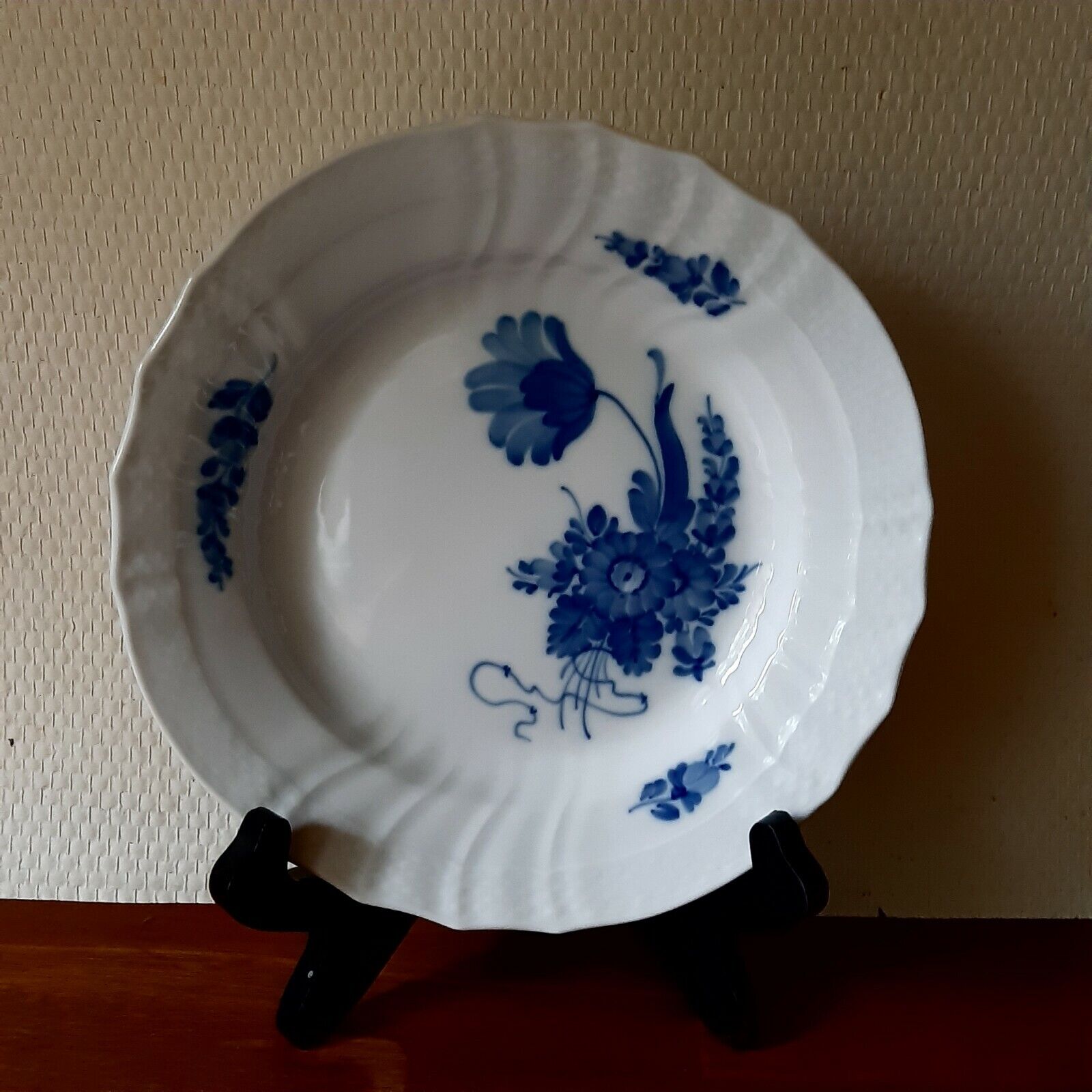 2 x BLUE FLOWER CURVED 20 cm Plates # 620 (Old # 10-1624) Royal Copenhagen 1st