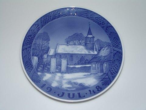 Royal Copenhagen RC Christmas Plate 1948