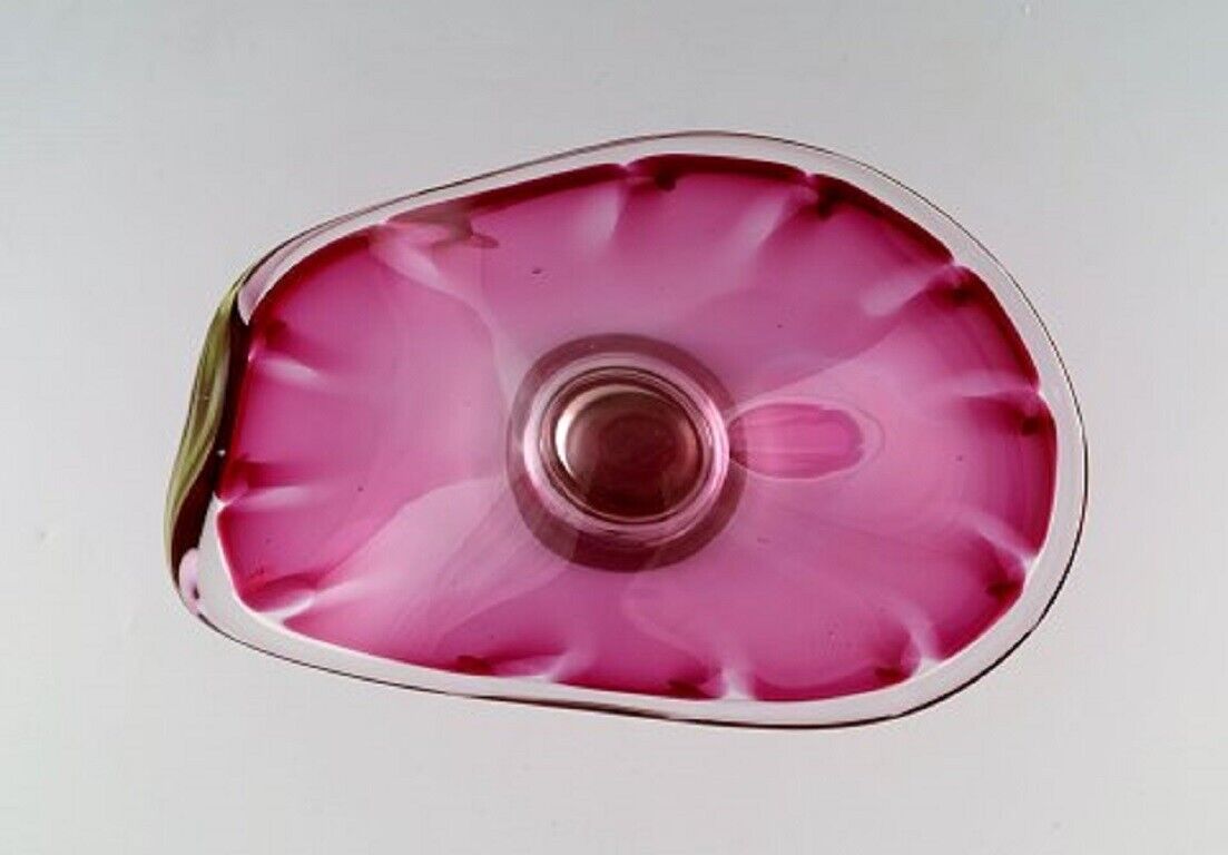 Paul Kedelv for Flygsfors Pink bowl in asymmetric shape Swedish design 1955