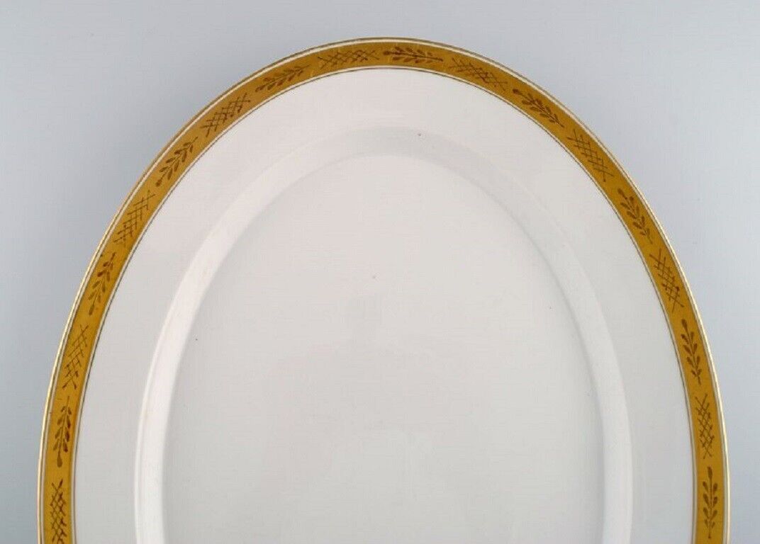 Royal Copenhagen service no 607 Colossal serving dish in porcelain