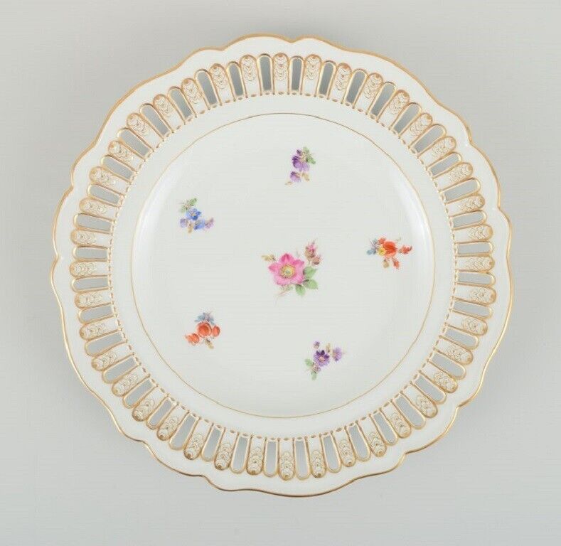 Antique Meissen openwork plate in hand-painted porcelain with flowers