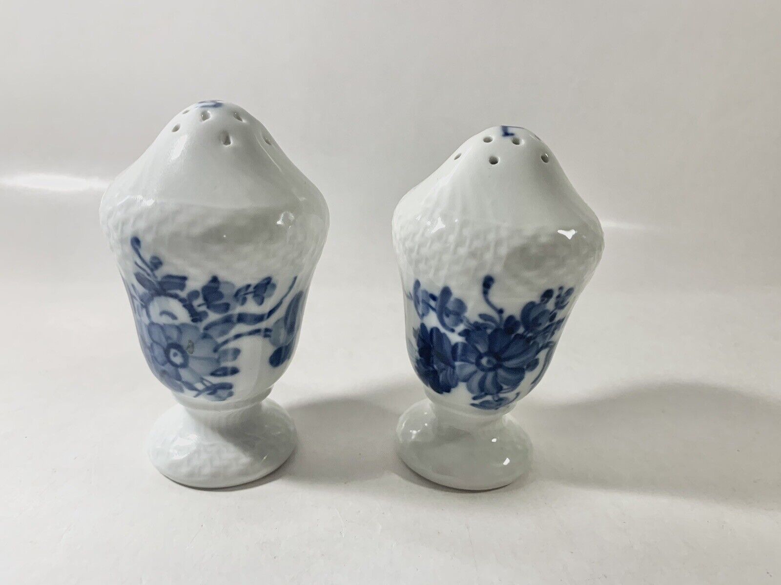 Royal Copenhagen Blue Flower 1876  1706 Salt  Pepper Shaker