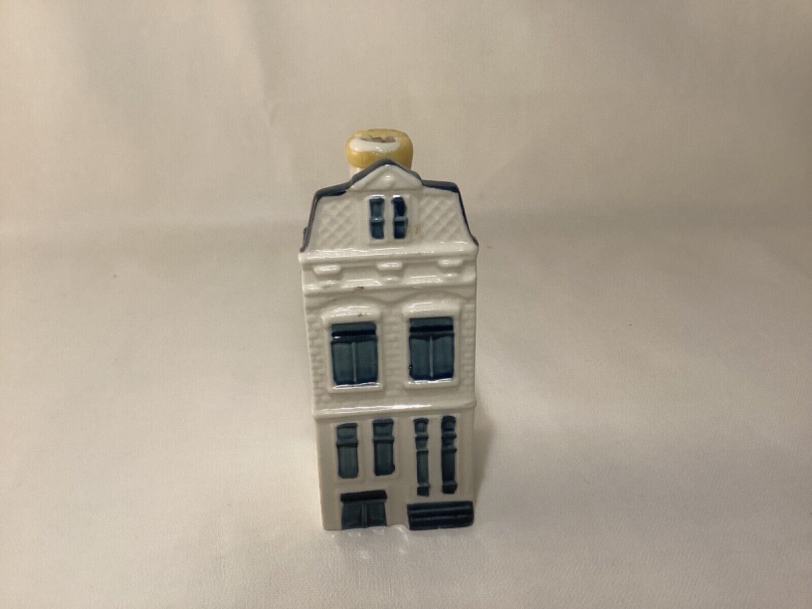 KLM Blue Delft House #71 - Miniature pottery house - Empty Bols