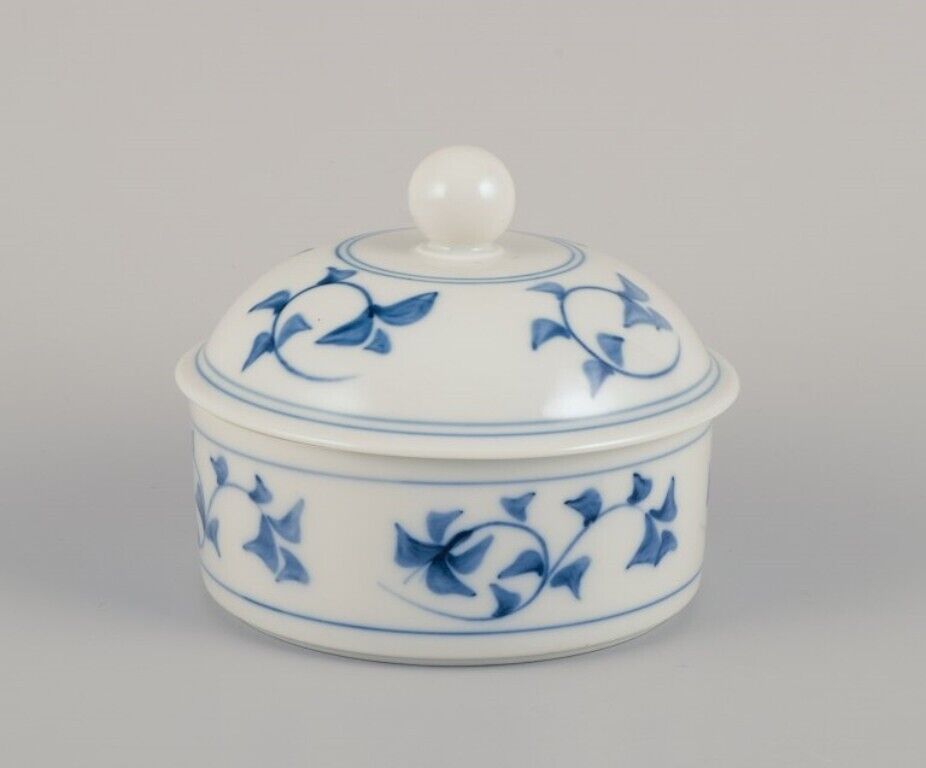 Royal Copenhagen "Noblesse" lidded bowl designed by Gertrud Vasegaard