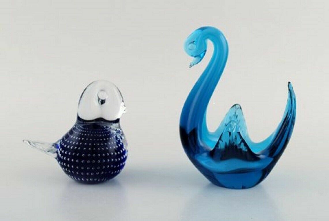 Swedish and other glass artists including Reijmyre Eight figures of birds