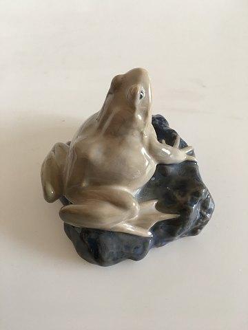 Royal Copenhagen Art Nouveau Paperweight with Frog No 884