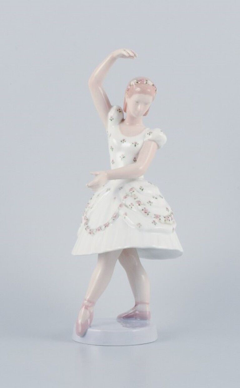 Bing  Grøndahl porcelain figurine of Columbine ca 1930