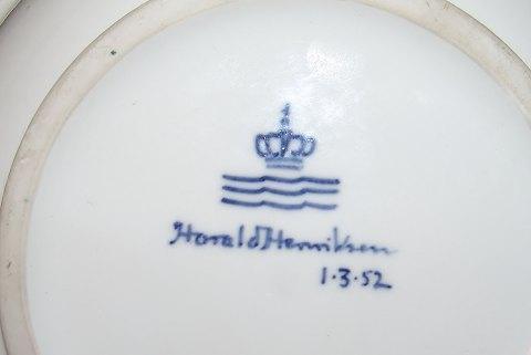 Royal Copenhagen Unique Bowl by Harald Henriksen from 1-3-1952