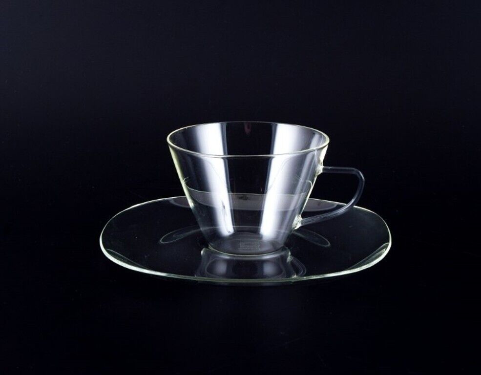 Jena-Glas Schott  Gen/Mainz Germany Four coffee cups with  saucers