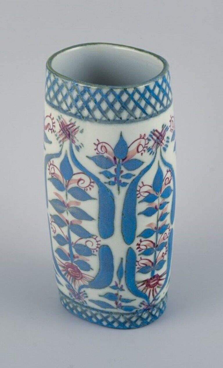 Royal Copenhagen "Tenera" vase in earthenware 1969-1974