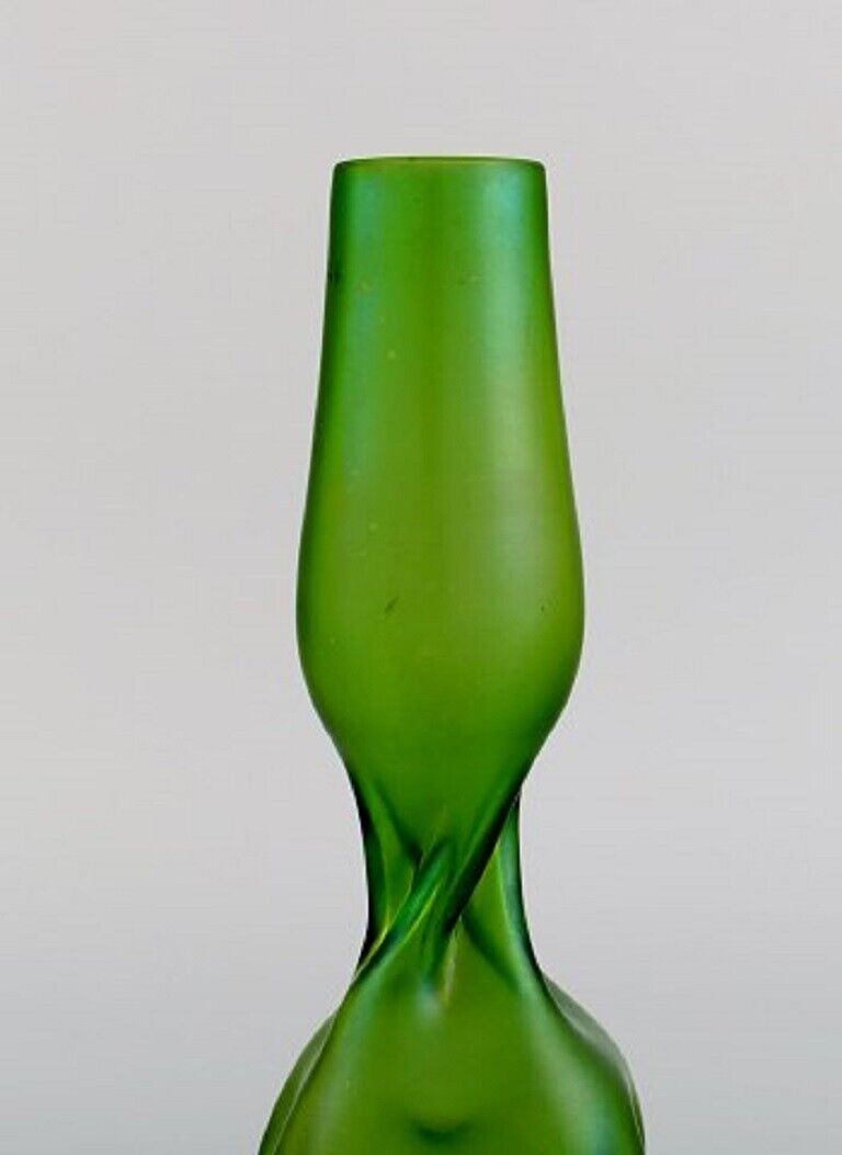 Pallme-König Art Nouveau vase in green mouth-blown art glass Approx 1910