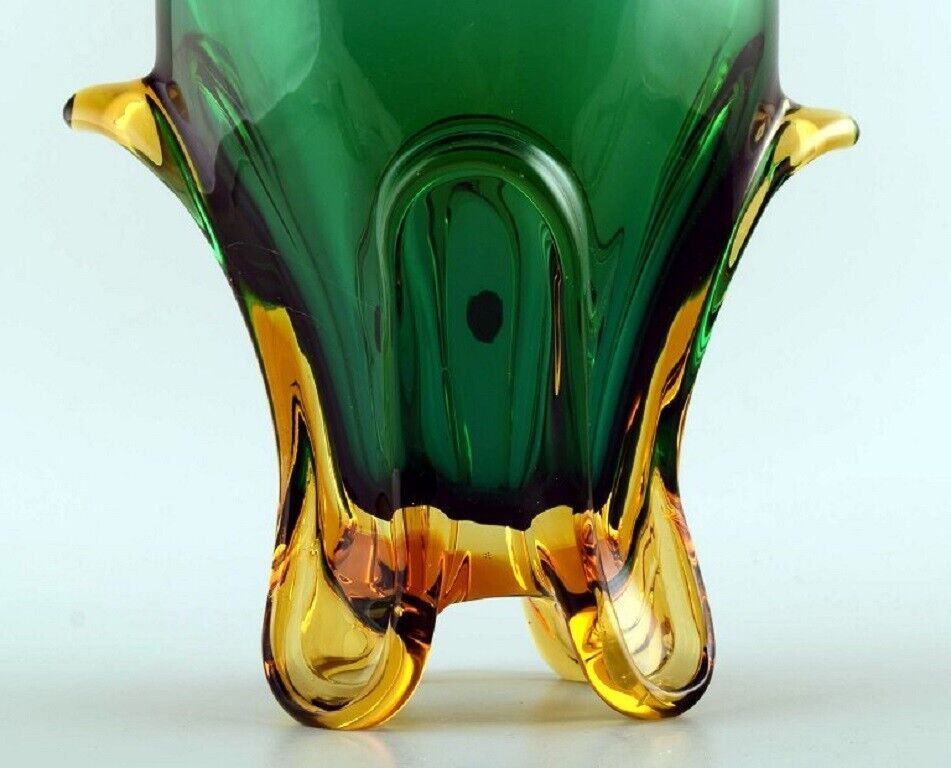 Murano vase in mouth blown art glass Italian design 1960s