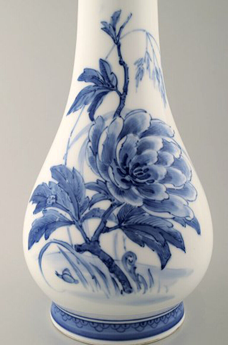 Oluf Jensen for Royal Copenhagen Large unique porcelain vase with slim neck