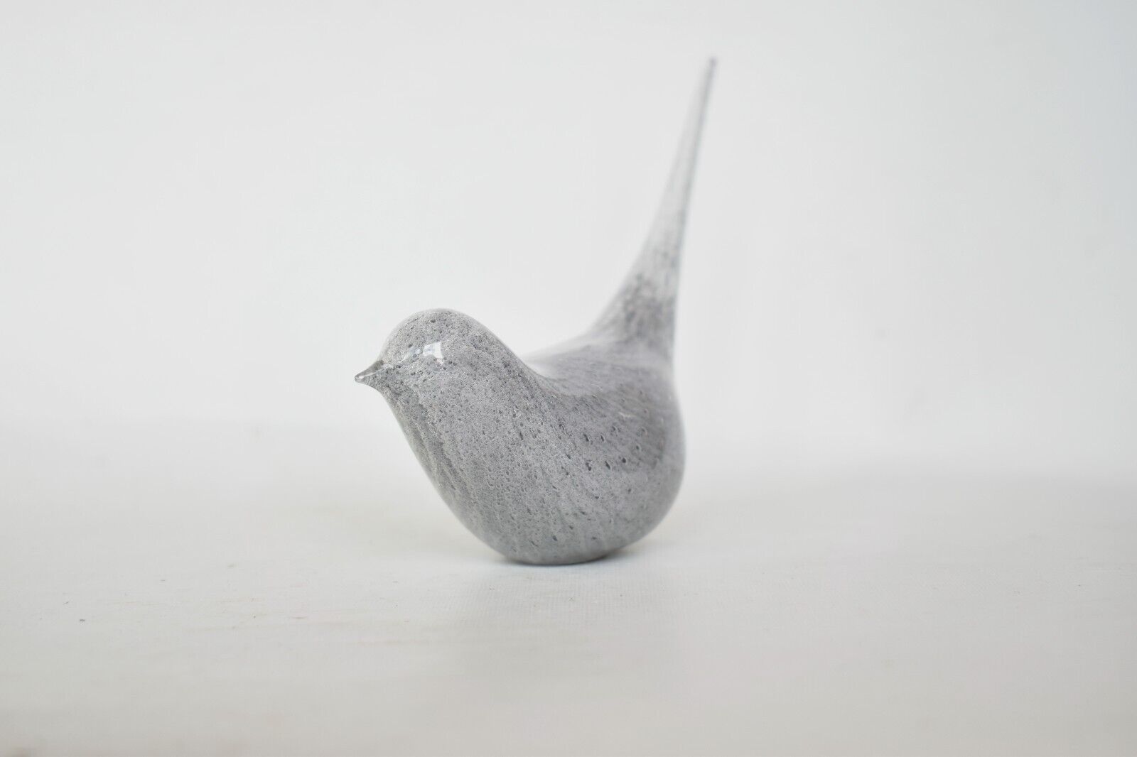 Vintage Swedish Kosta Boda Vicke Lindstrand Art Glass Bird Figurine