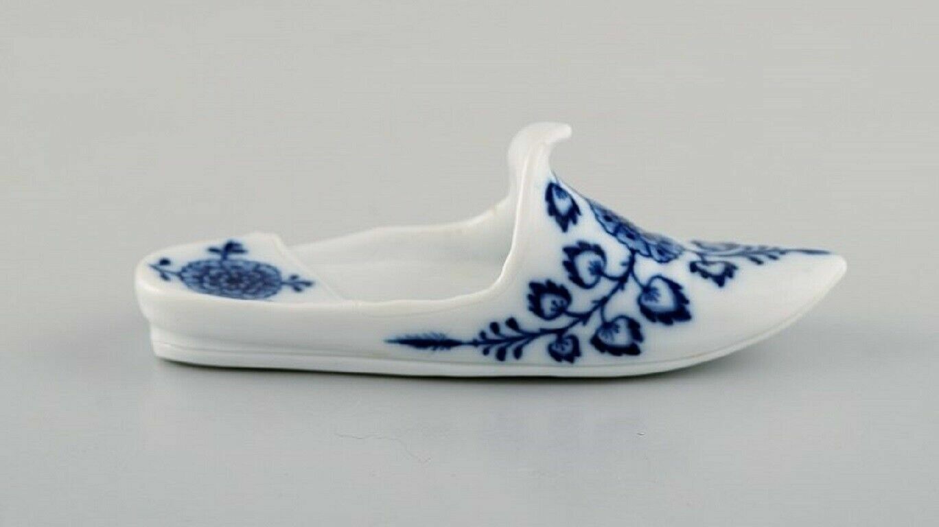 Meissen Germany Antique miniature slipper in hand-painted porcelain 19th C