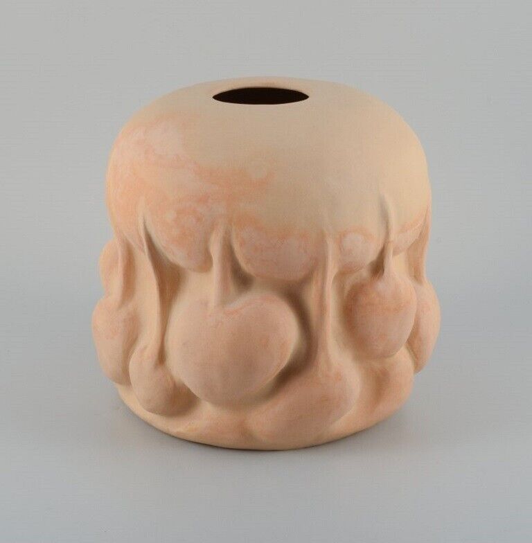 Christina Muff Danish contemporary ceramicist Large unique vessel