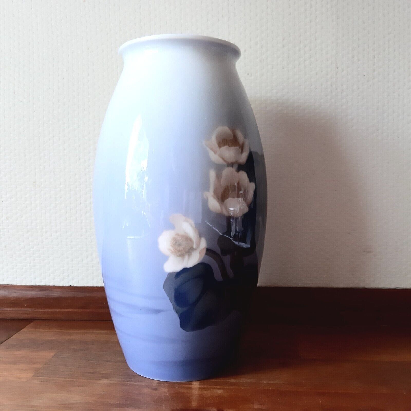 OLD 1915-1948 MARSH MARIGOLD Vase # 7915/245 Bing  Grondahl Royal Copenhagen 1