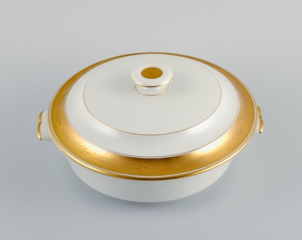 Royal Copenhagen White porcelain lidded tureen with gold rim Dated 1949