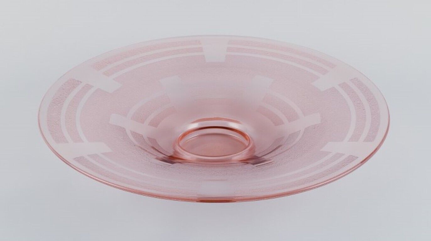 Schneider France Colossal Art Deco pink art glass bowl in a modernist design