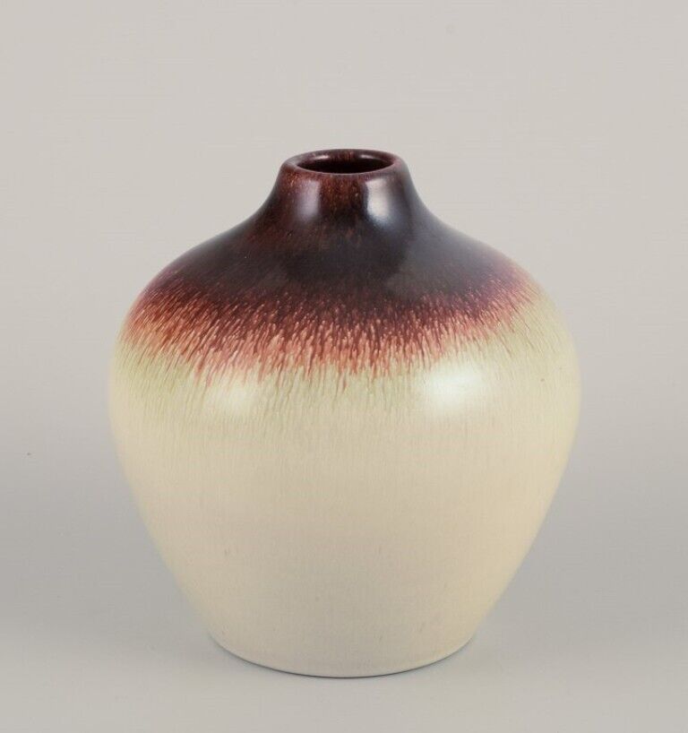 Vicke Lindstrand for Ekeby "Marianne" ceramic vase  1950-1952