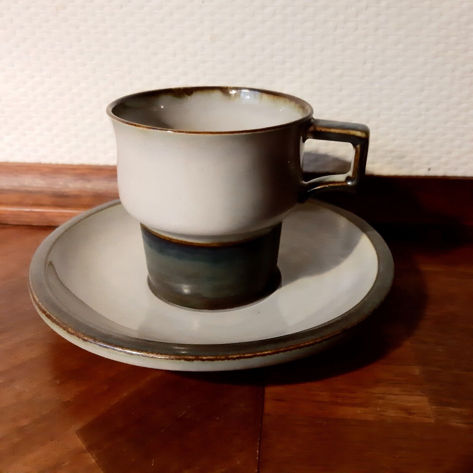 2 Coffee Sets - 2 Cups  2 Saucers - TEMA  # 305 Bing  Grondahl Denmark Fact 1