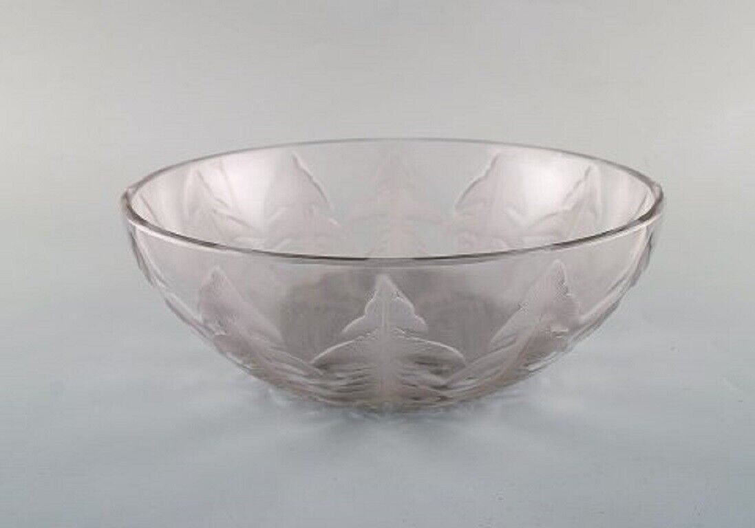 Early René Lalique Art Deco "Pissenlit" bowl in clear art glass