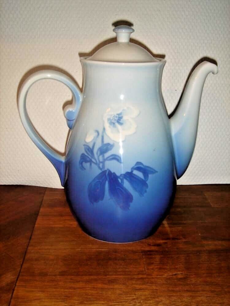 COFFEE POT #91A CHRISTMAS ROSE 1952 - 58 Bing  Grondahl Royal Copenhagen Fact 2