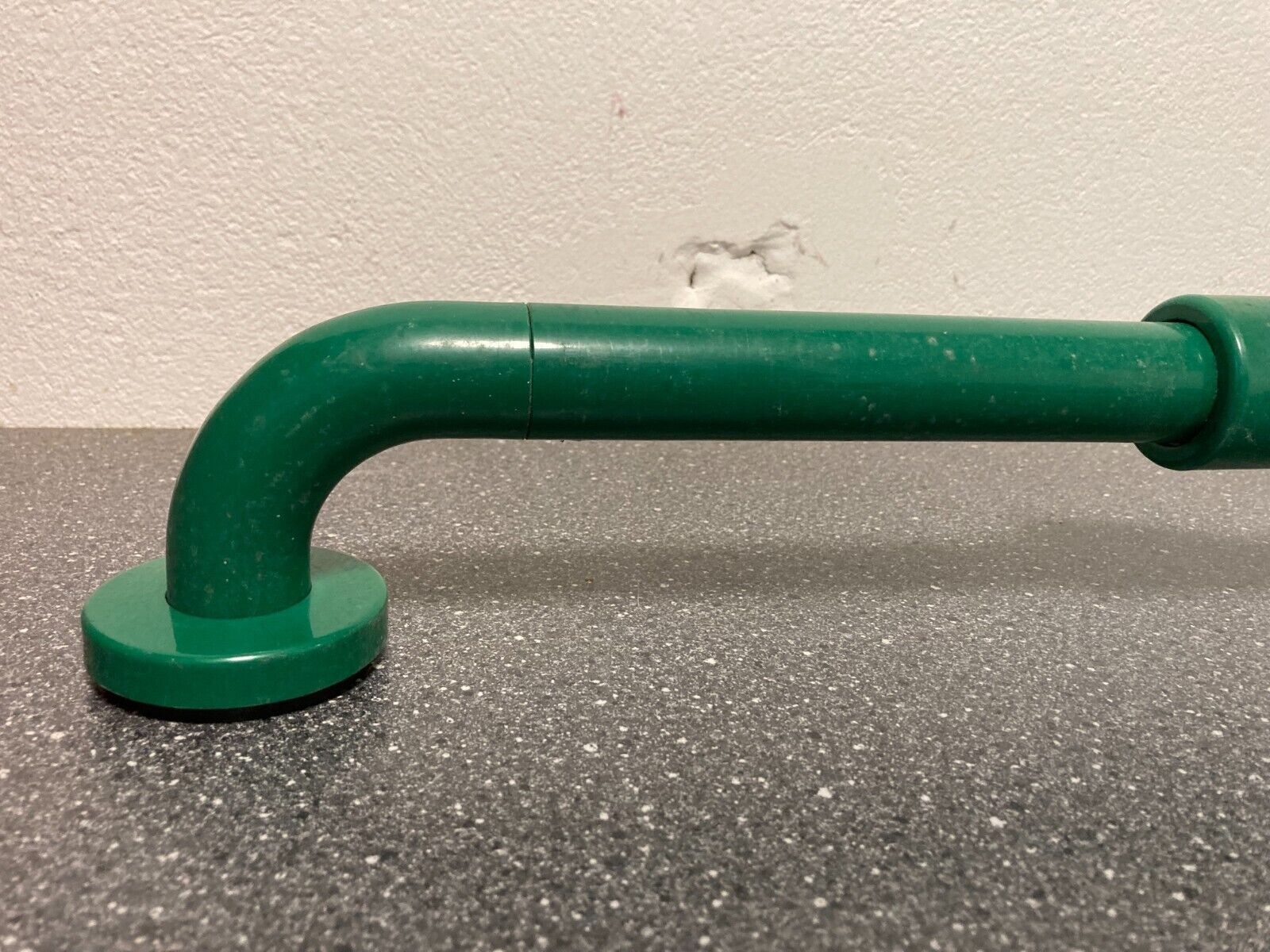 Authentic 1980s HEWI Vibrant Green Towel Rail Rack German Post-Modern Design