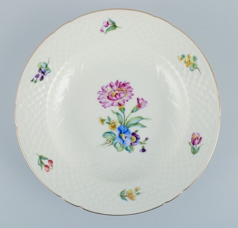 Bing  Grøndahl Saxon Flower set of six deep plates decorated with flowers