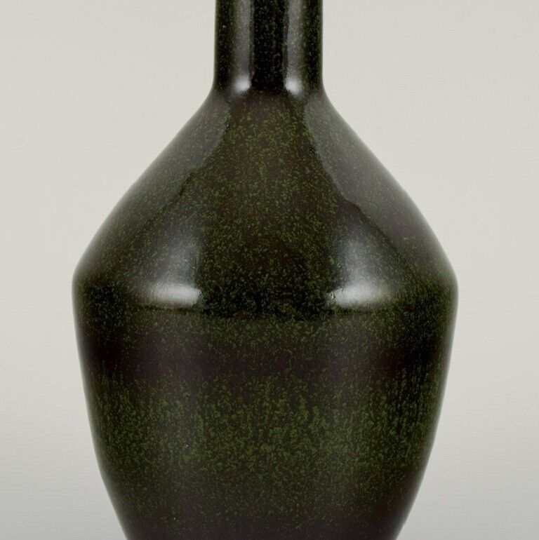 Carl Harry Ståhlane (1920-1990) Rörstrand Vase in dark green and black glaze