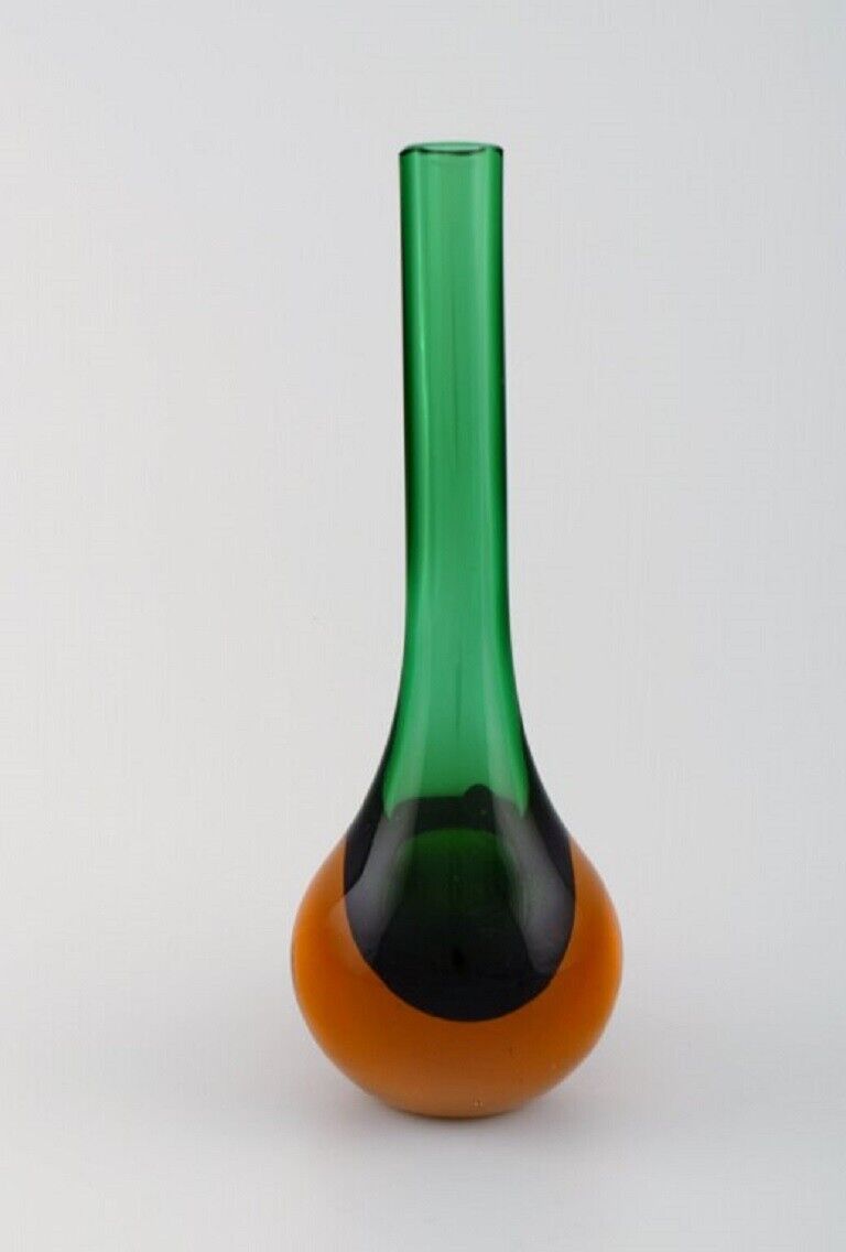 Large Murano vase in mouth-blown art glass with narrow neck Italian design