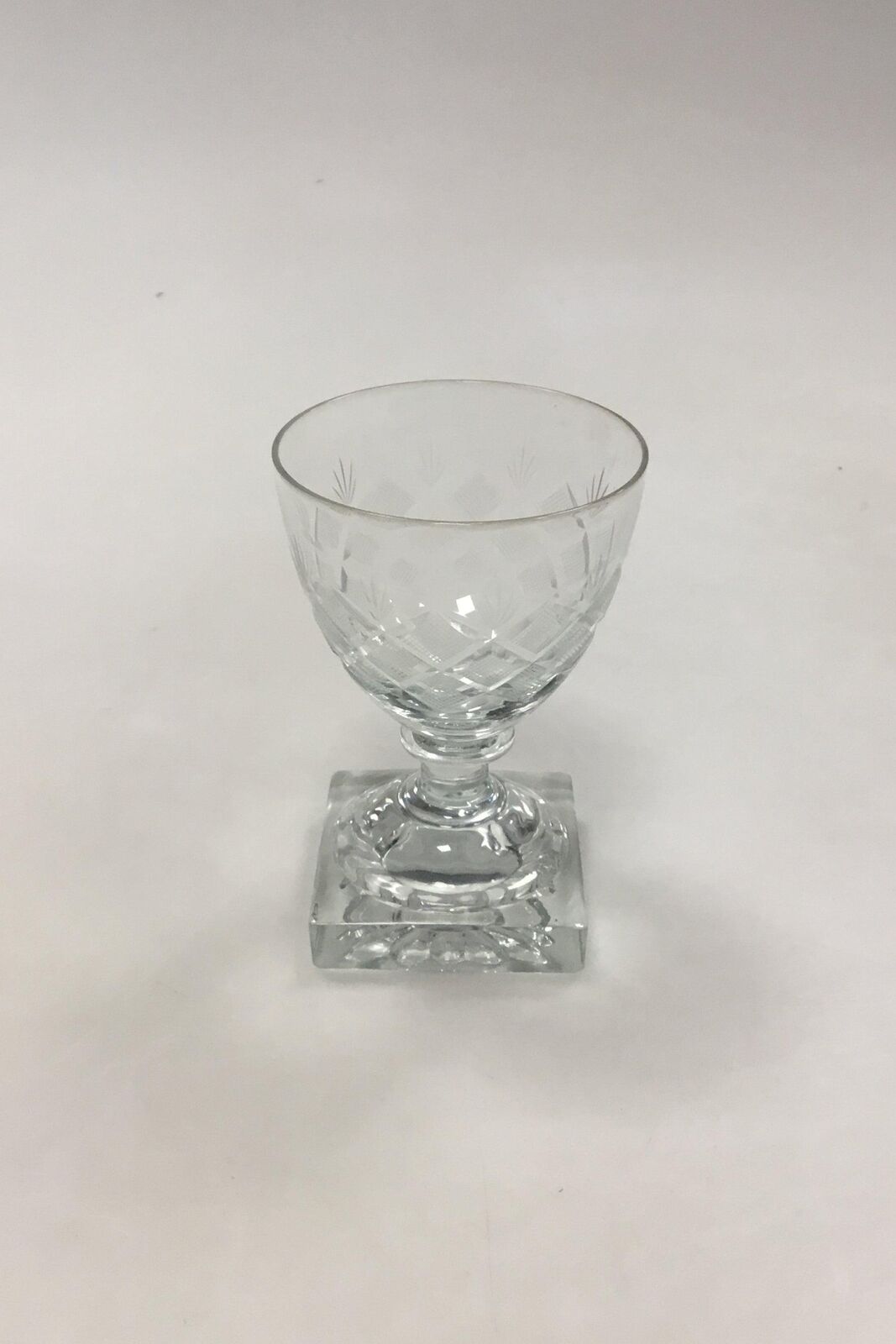 Holmegaard / Kastrup Gorm the Old White wine glass with Vienna Antique