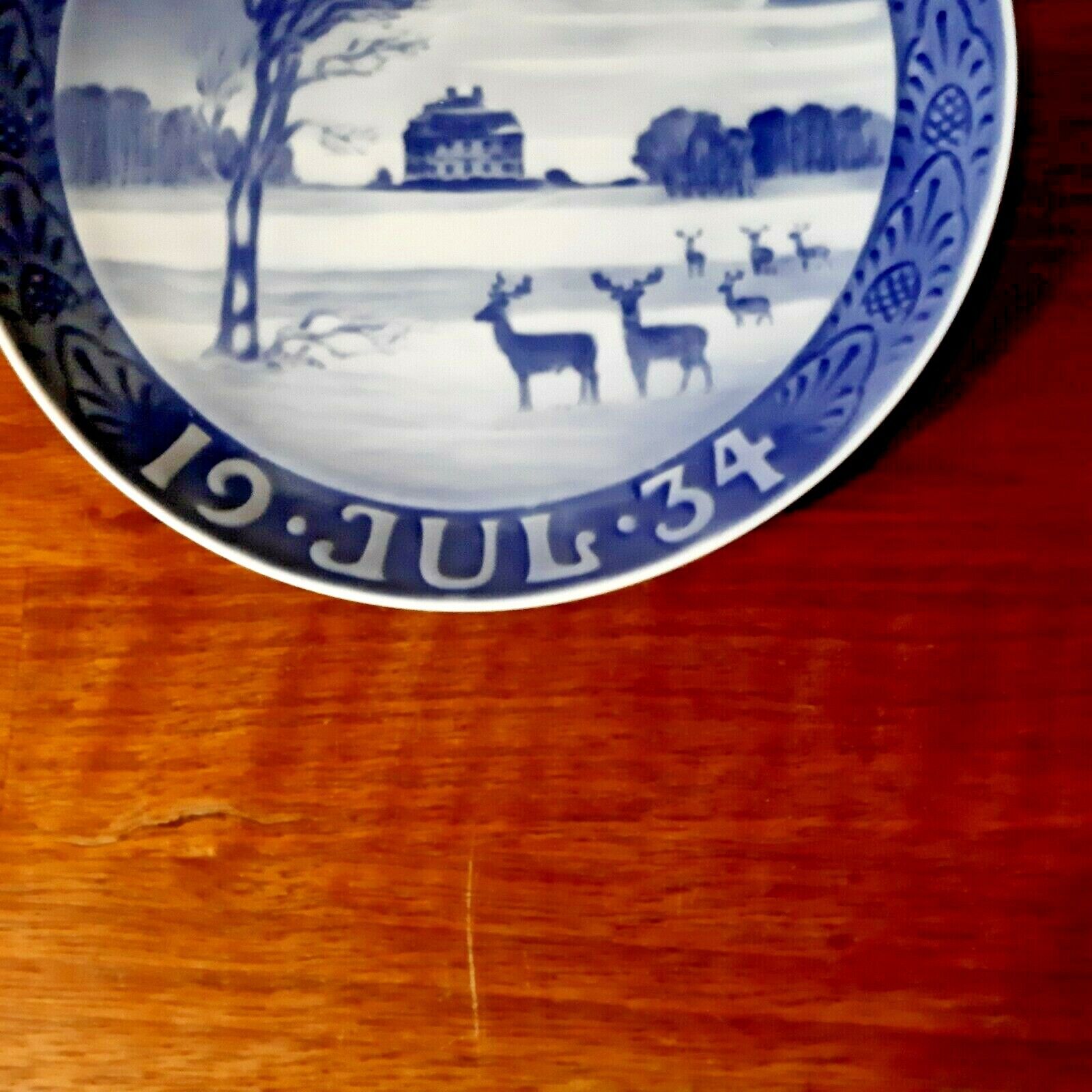 OLD 1934 Christmas Plate The Hermitage Castle in Dyrehaven ROYAL COPENHAGEN 1st