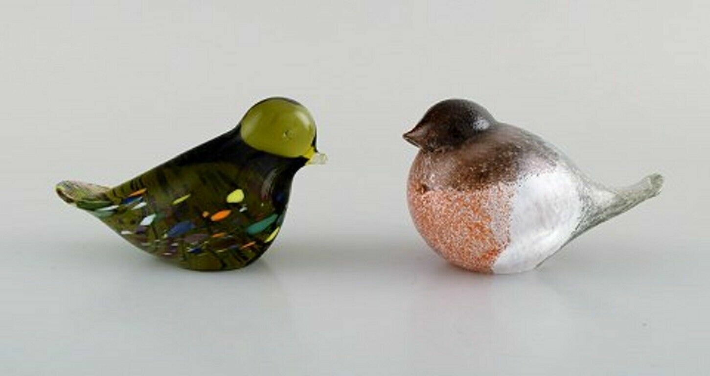 Swedish and other glass artists including Reijmyre Eight figures of birds