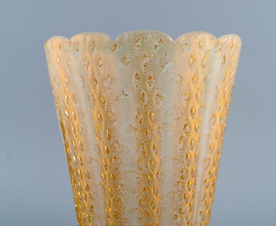 Barovier and Toso Venice Large vase in mouth-blown art glass 1960s